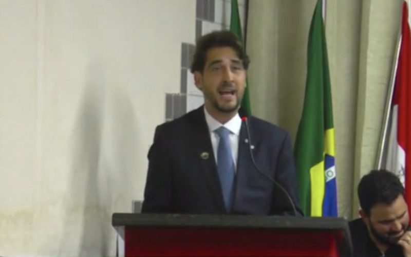 “Hoje me torno filho de Igreja Nova e sigo com o compromisso de trabalhar por todo o Baixo São Francisco”, diz Guilherme Lopes ao receber título de cidadão igrejanovense