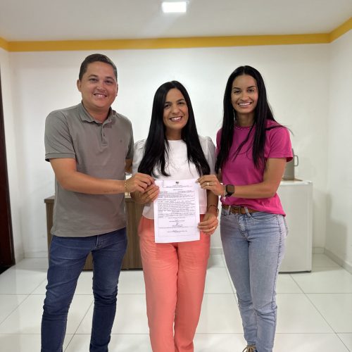 Promessa cumprida: Márcia Cavalcante autoriza calçamento da Fazenda Adubeira e transforma sonho antigo em realidade