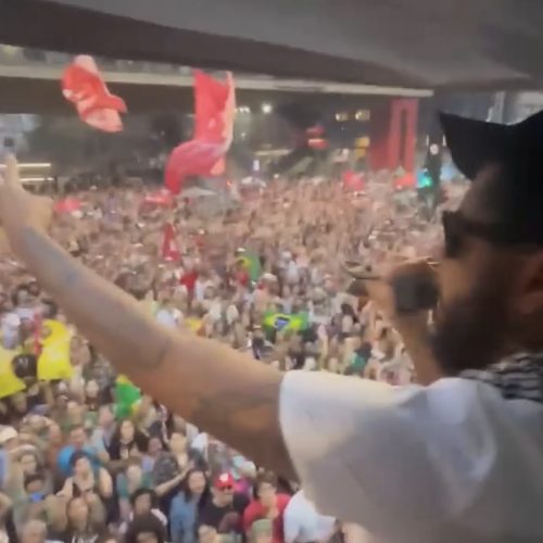 Tomemos as ruas quantas vezes for necessário”, provoca Emicida em ato contra a PEC da Blindagem