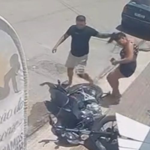 Mulher que foi arrastada pelos cabelos, defende agressor: “Ele é um pai, ele é trabalhador”