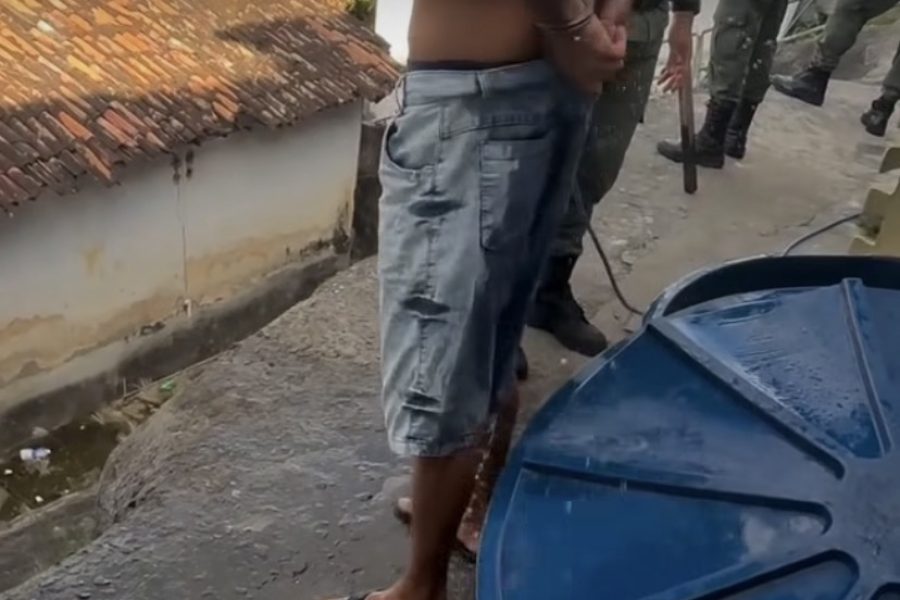 Traficante se apavora e faz cocô nas calças durante abordagem; veja vídeo