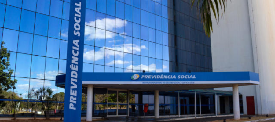 Senado aprova projeto que proíbe descontos associativos na folha de aposentados e pensionistas