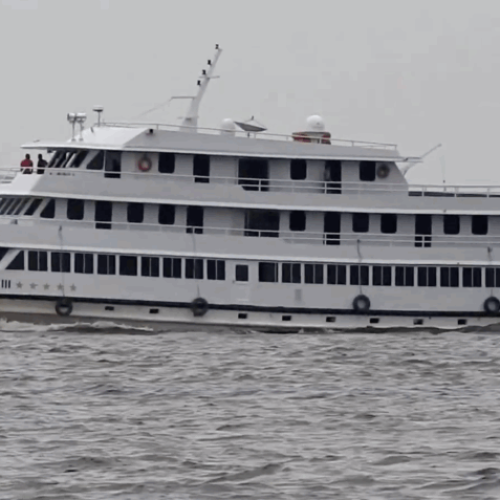 Lula cumpre promessa e se hospeda em barco durante preparativos para a COP30 em Belém