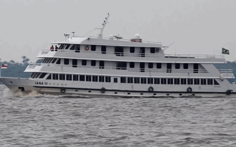 Lula cumpre promessa e se hospeda em barco durante preparativos para a COP30 em Belém