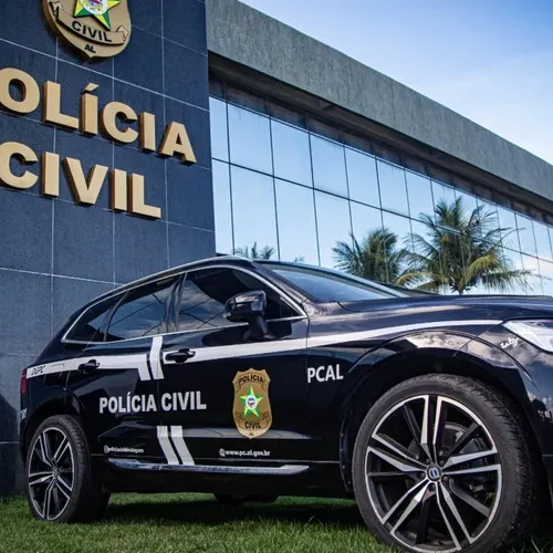 Homem mascarado é procurado após filmar mulher em banheiro na Serraria