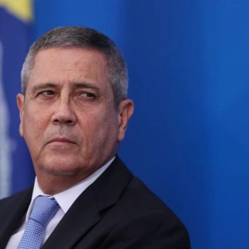 Braga Netto quer sair da cadeia e usar tornozeleira “igual a Bolsonaro”