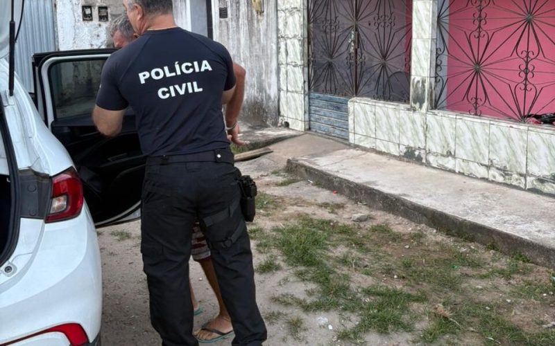 Idoso acusado de abusar sexualmente de enteada por dez anos é preso em Maceió