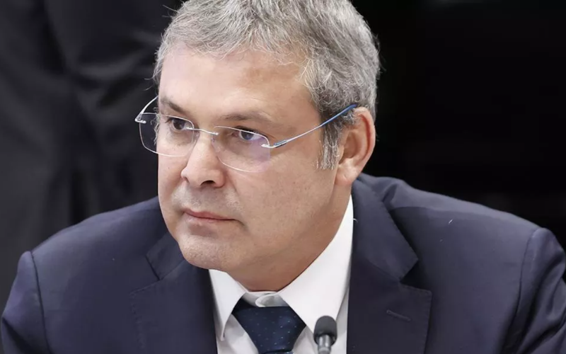 Lindbergh Farias critica voto de Fux que absolveu Bolsonaro: “Eu nunca vi um voto tão vergonhoso”