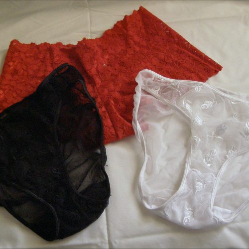 Mulher é flagrada furtando lingerie em shopping de Maceió