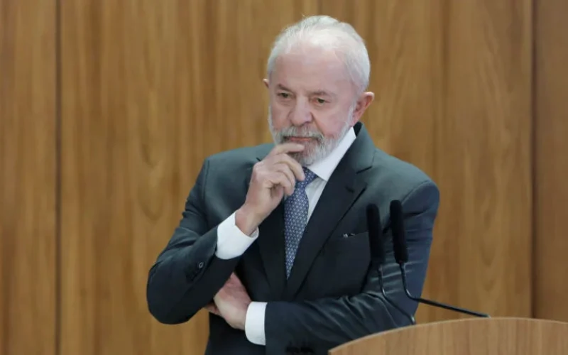 Pesquisa aponta que Governo Lula mantém 51% de desaprovação