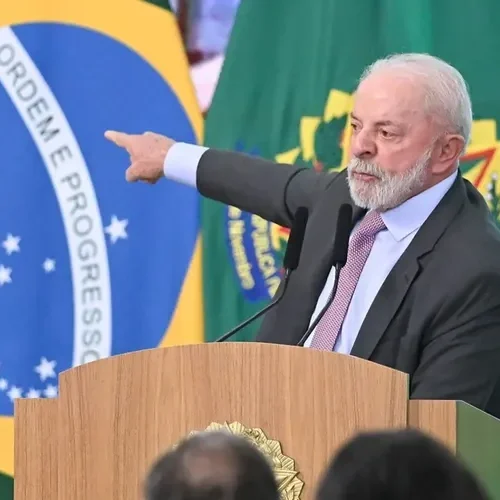 Lula decide ir à Colômbia para discutir Venezuela antes da COP30