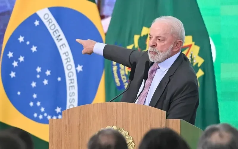 Lula decide ir à Colômbia para discutir Venezuela antes da COP30