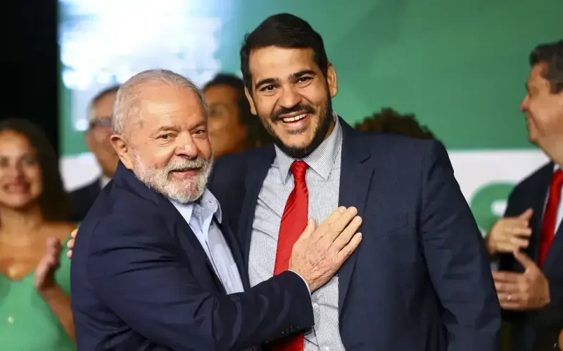 Lula deve ignorar pressão e indicar Jorge Messias para vaga de Barroso no Supremo