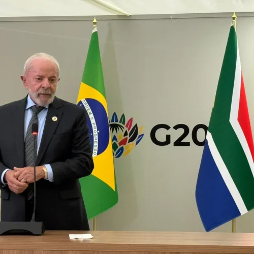 Lula comenta prisão de Bolsonaro: “Todo mundo sabe o que ele fez”