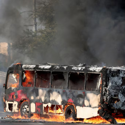 Com fuzis, blindados e poder de fogo militar, cartéis espalham terror no México e acendem alerta para o Brasil