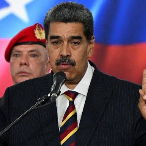Maduro pede “paz, por favor” após ameaça de Trump contra cartéis na América Latina