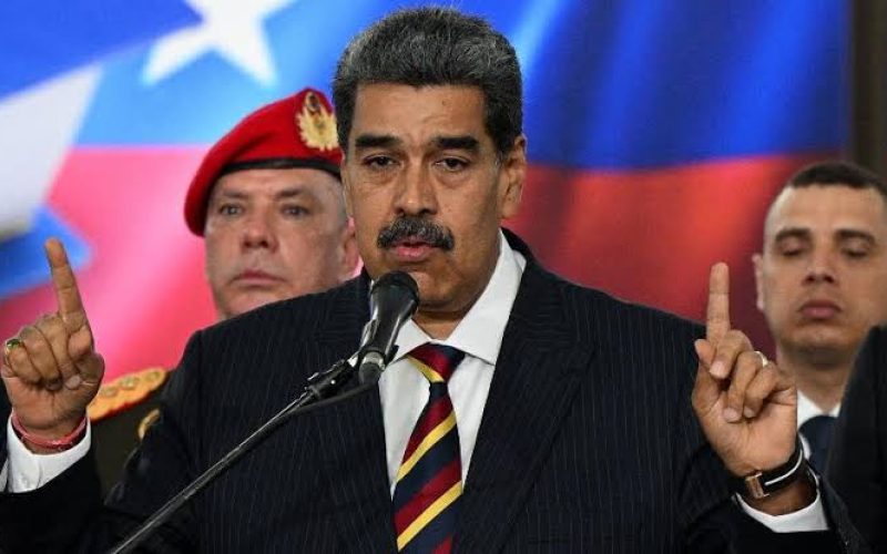 Maduro pede “paz, por favor” após ameaça de Trump contra cartéis na América Latina