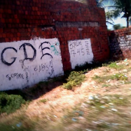 Brasil lidera América Latina em população sob controle de facções, aponta estudo