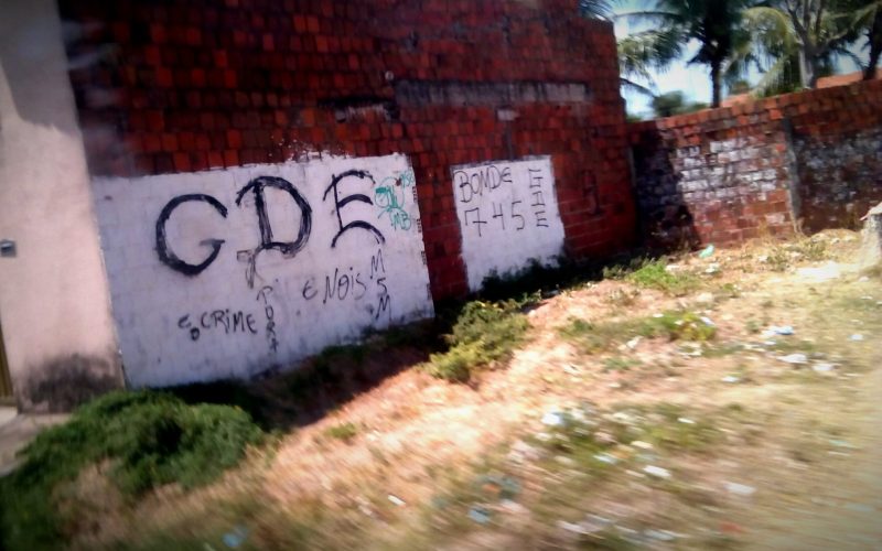 Brasil lidera América Latina em população sob controle de facções, aponta estudo