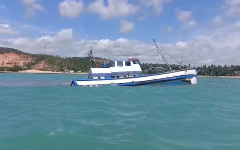 Marinha apura denúncia de naufrágio de embarcação pesqueira em Japaratinga
