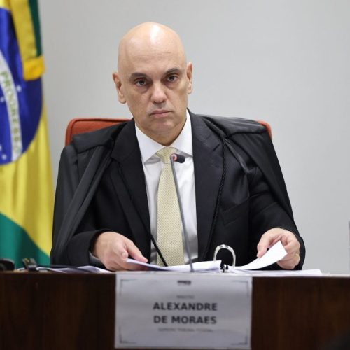 Bolsonaro e Eduardo instigaram “agressão” de Trump ao Brasil, diz Moraes
