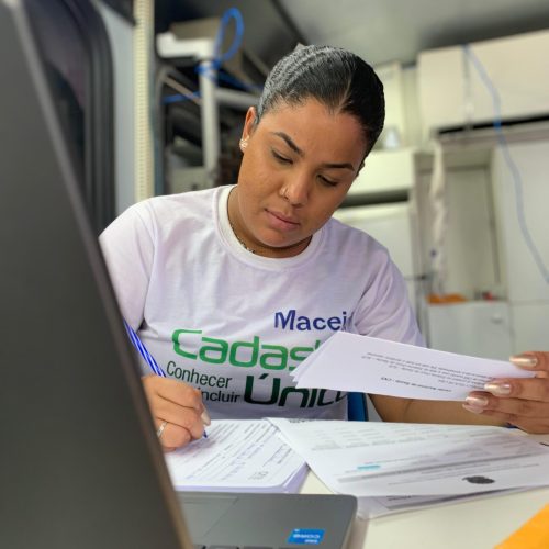 Mutirão do Cadastro Único percorre bairros de Maceió com serviços gratuitos