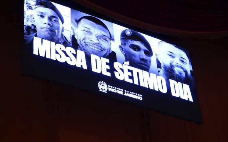 Missa de 7º dia homenageia policiais mortos em megaoperação no Rio de Janeiro