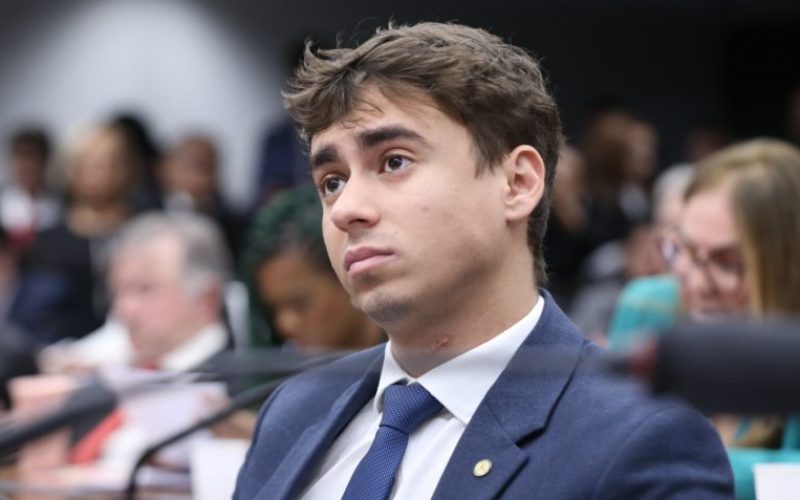 Deputado do PT pede bloqueio de todas as redes sociais de Nikolas Ferreira; deputado reage