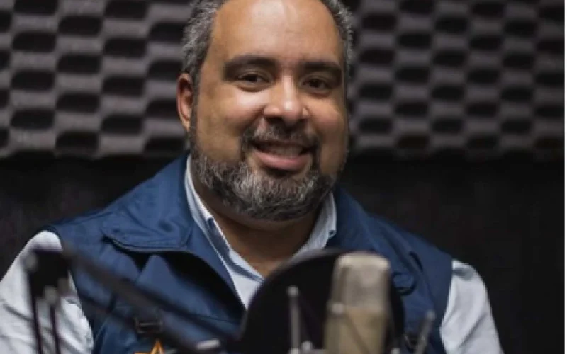 Com trajetória marcada pela comunicação e pela sensibilidade poética, Lininho Novais lança novo livro em Maceió