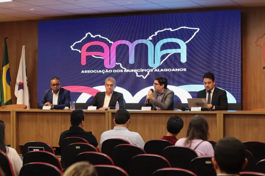Reunião na AMA debate cotas municipais e fortalecimento de políticas raciais em Alagoas