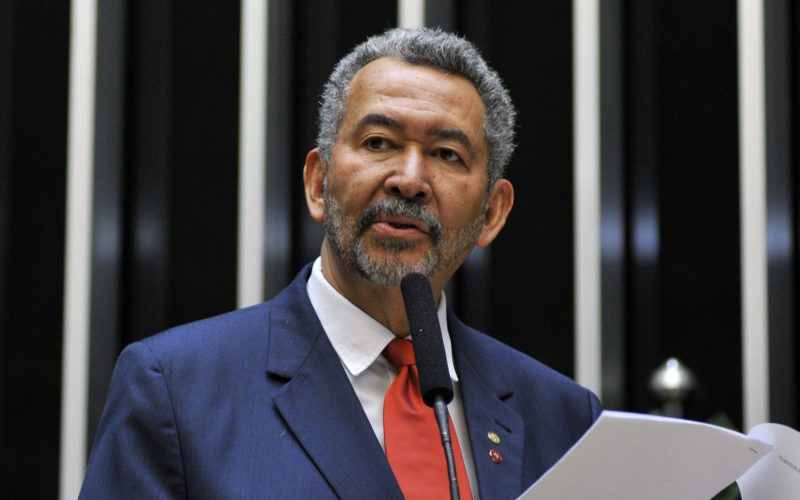 Deputado Paulão repercute mudança do nome da sede da prefeitura de União dos Palmares