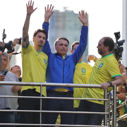 “Nem traficante recebe isso”, diz Jair Renan sobre monitoramento do pai