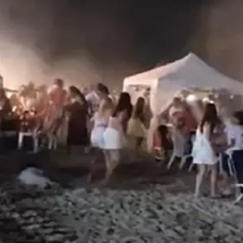 Jangada com fogos vira no mar e provoca pânico em Maragogi