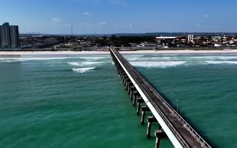 Catamarã afunda no litoral de Maceió e dois pescadores são resgatados