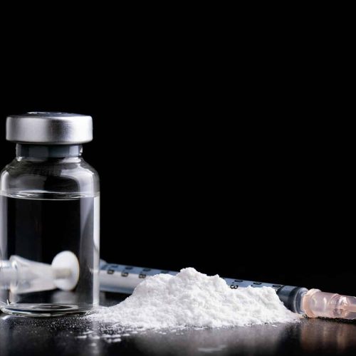 Força Tática do 12º BPM prende mulher com 15 caixas de Rohypnol no Village Campestre