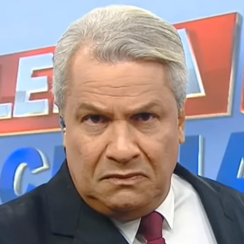 Justiça condena Sikêra Jr. por declarações homofóbicas feitas em programa de TV