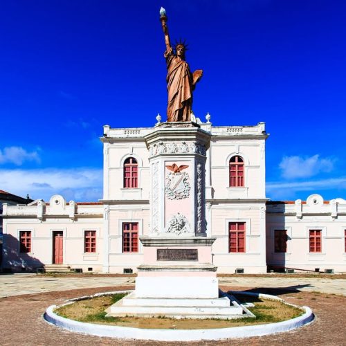 Projeto que proíbe homenagens públicas a escravocratas avança na Câmara de Maceió