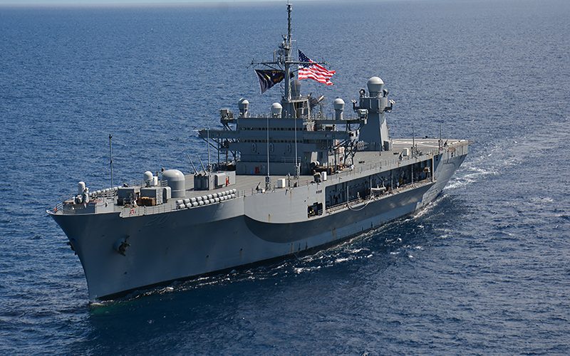 Frota naval dos EUA recua por causa de furacão após movimentação no Caribe aumentar tensão com Venezuela