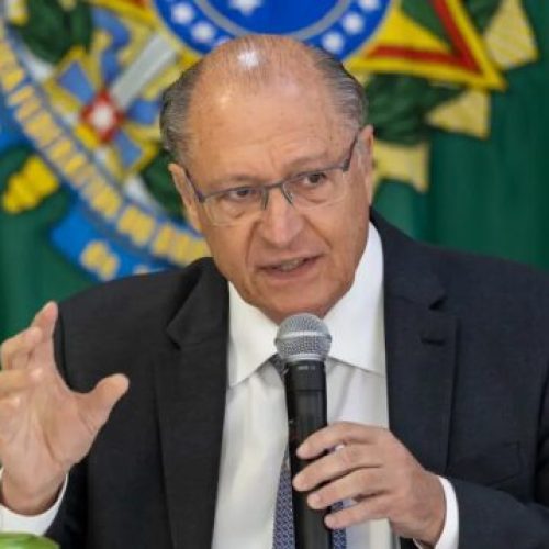 Alckmin entra na onda dos memes e parabeniza Lula pelos 80 anos com bom humor