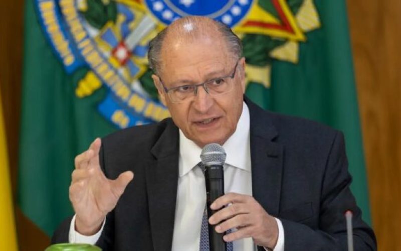  Alckmin entra na onda dos memes e parabeniza Lula pelos 80 anos com bom humor