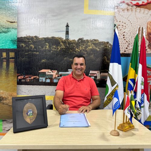 Prefeito Allan de Jesus realiza feito inédito e aposentados do município passam a receber dentro do mês trabalhado