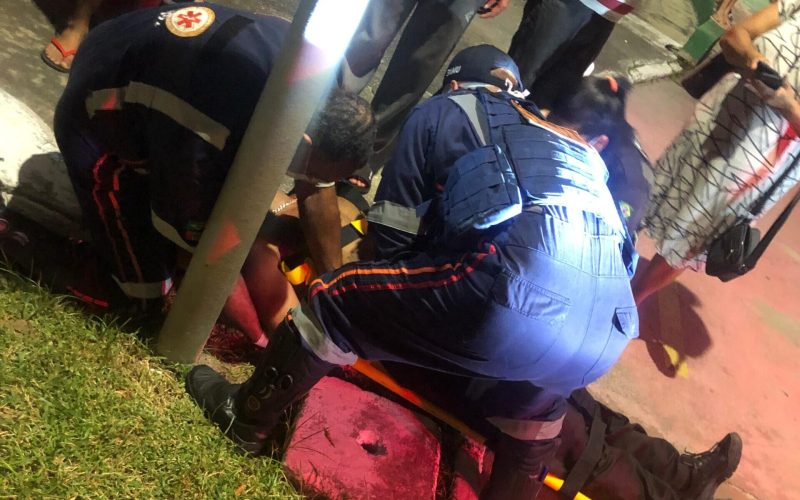 Entregador de aplicativo morre e outro fica ferido após ataque a tiros na Jatiúca