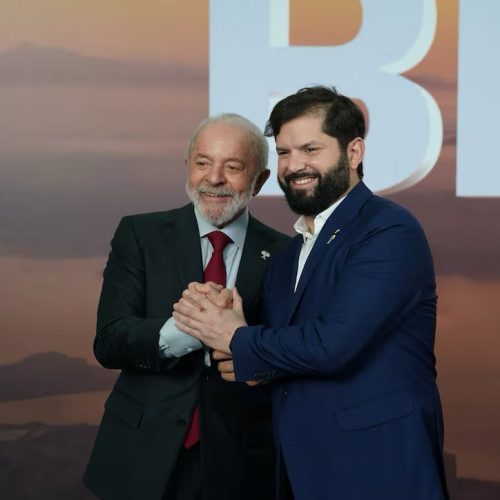 Lula embarca rumo ao Chile para reforçar aliança contra o avanço da extrema direita mas dribla tensão com os EUA