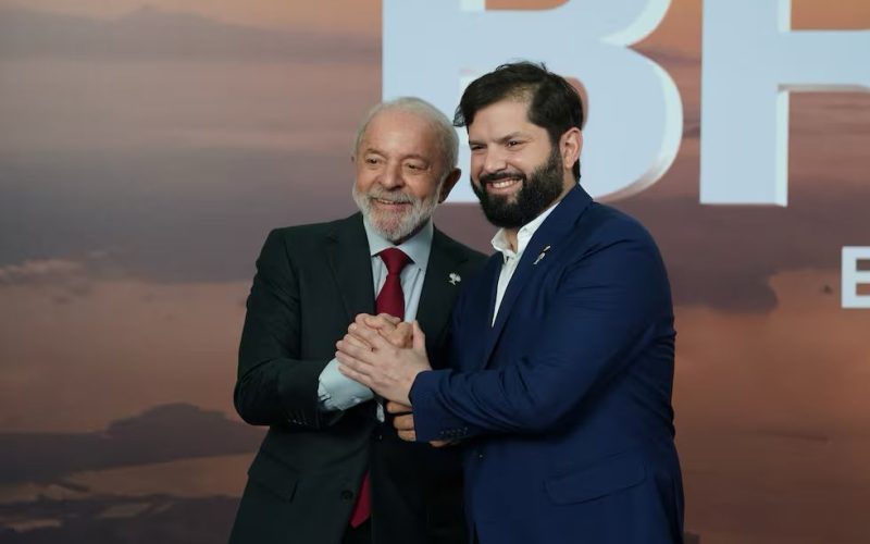 Lula embarca rumo ao Chile para reforçar aliança contra o avanço da extrema direita mas dribla tensão com os EUA