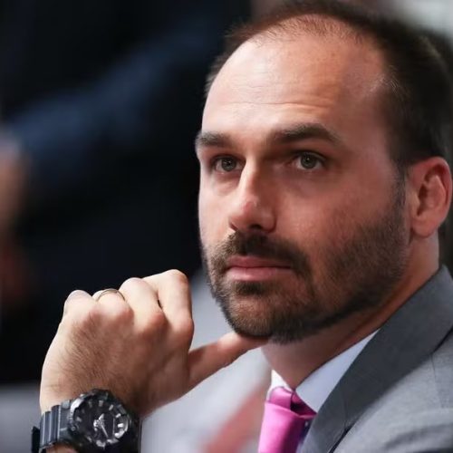 Eduardo Bolsonaro diz que pode ser presidente se tiver o apoio do pai