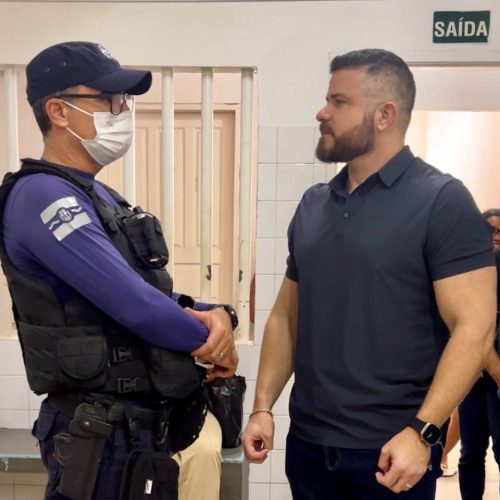 Vereador Delegado Thiago Prado garante presença da Guarda Municipal no posto de saúde do Feitosa