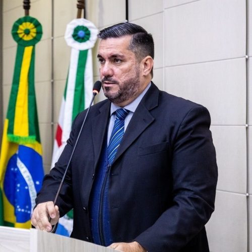 Leonardo Dias acompanha problemas nos agendamentos do CadÚnico e cobra soluções