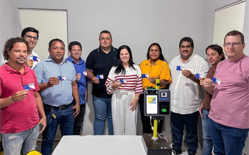 Prefeita Lívia Carla impulsiona transporte mais justo e moderno em Barra de Santo Antônio