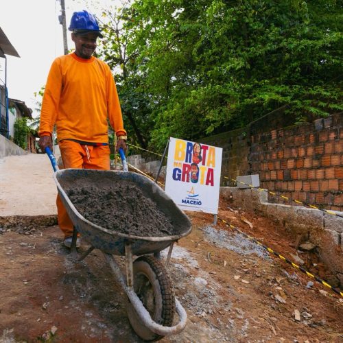 Chã da Jaqueira recebe obras após pedidos do vereador Chico Filho