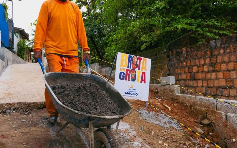 Chã da Jaqueira recebe obras após pedidos do vereador Chico Filho
